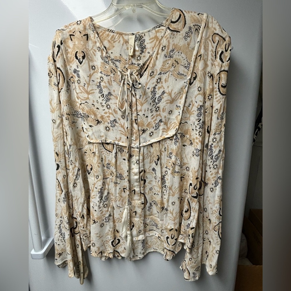 Elan bell sleeves blouse